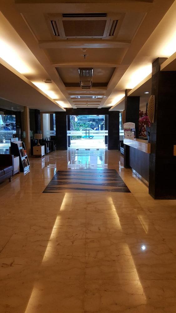 Rota International Hotel Jakarta Exterior photo