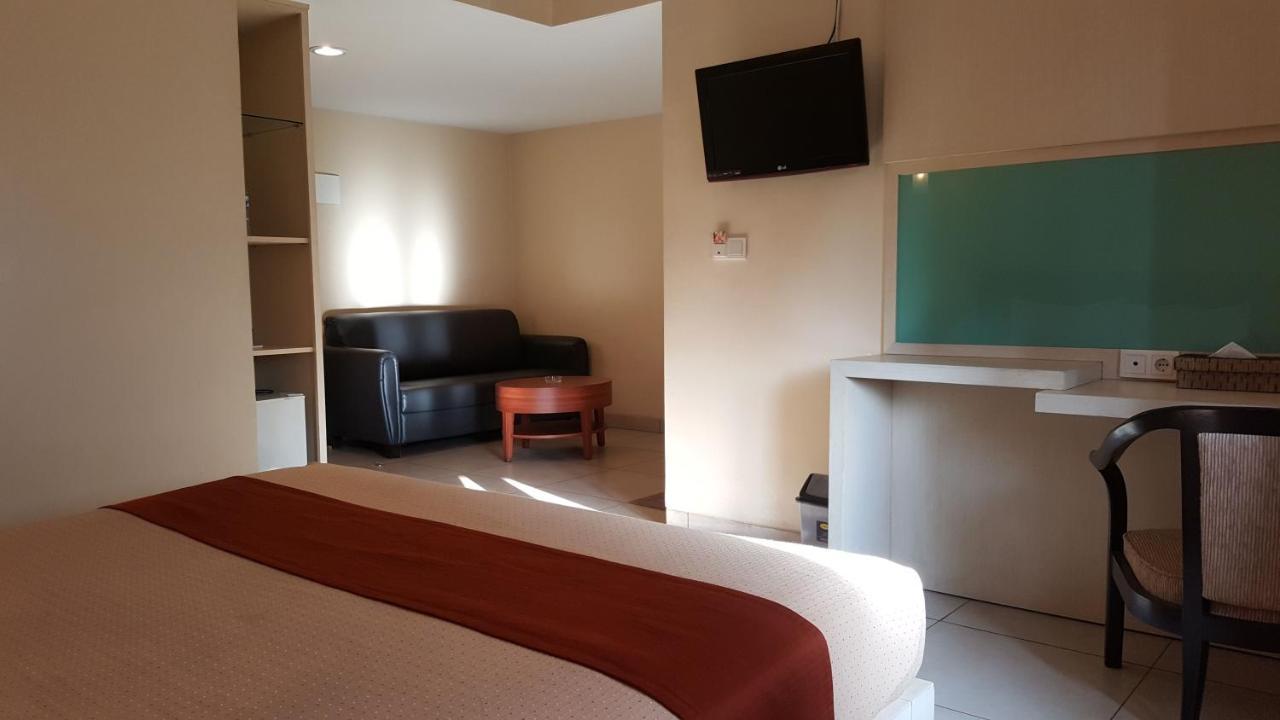 Rota International Hotel Jakarta Exterior photo