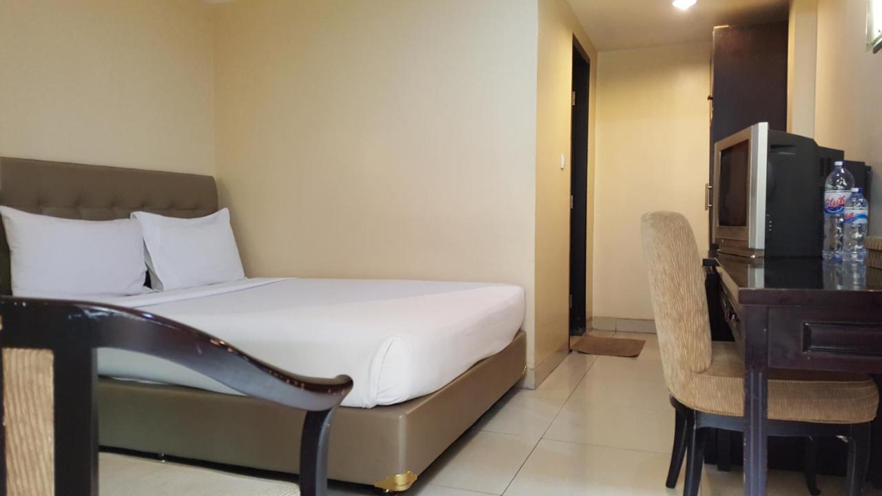 Rota International Hotel Jakarta Exterior photo